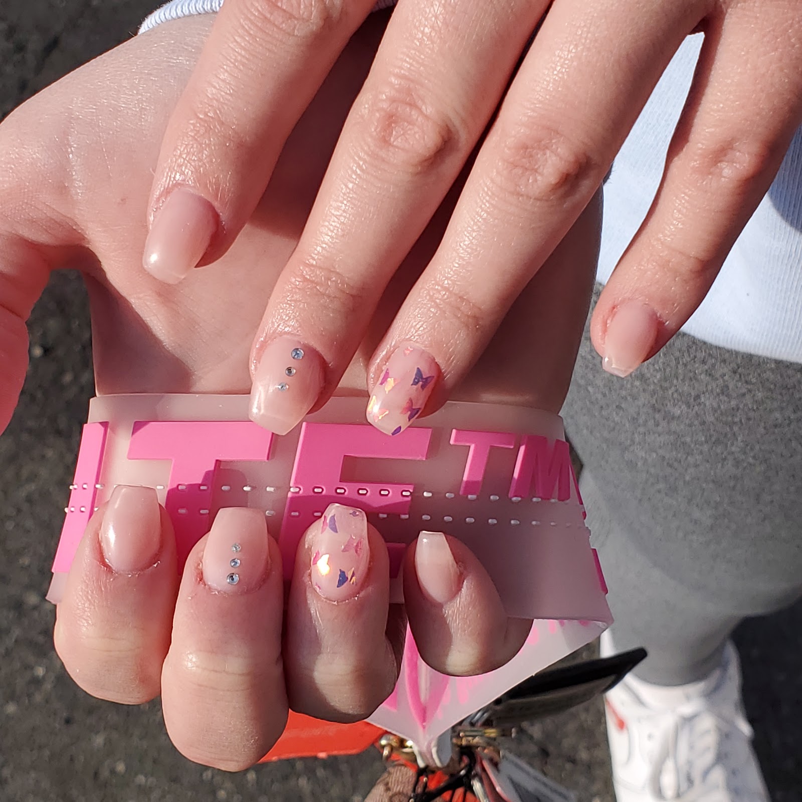 Beauty Bar Glen Cove nail photo 3